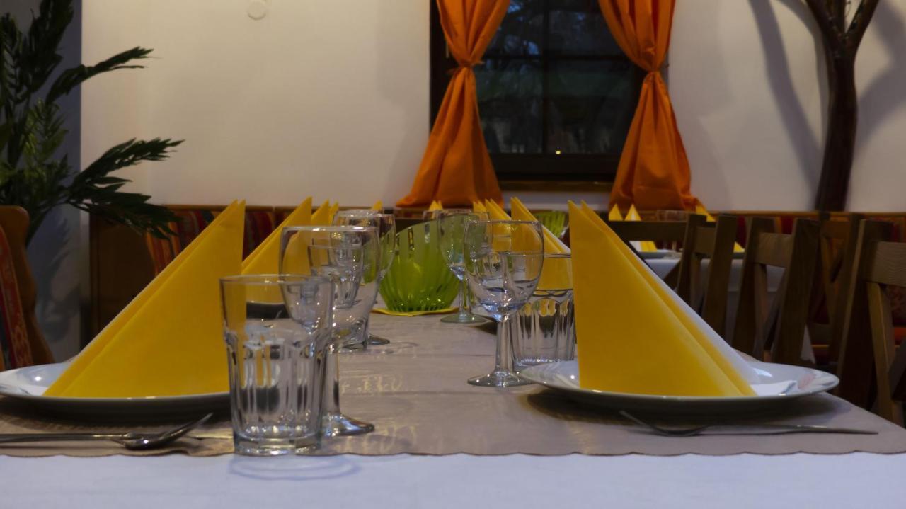 Waldhof Hotel Jirikov  Екстериор снимка