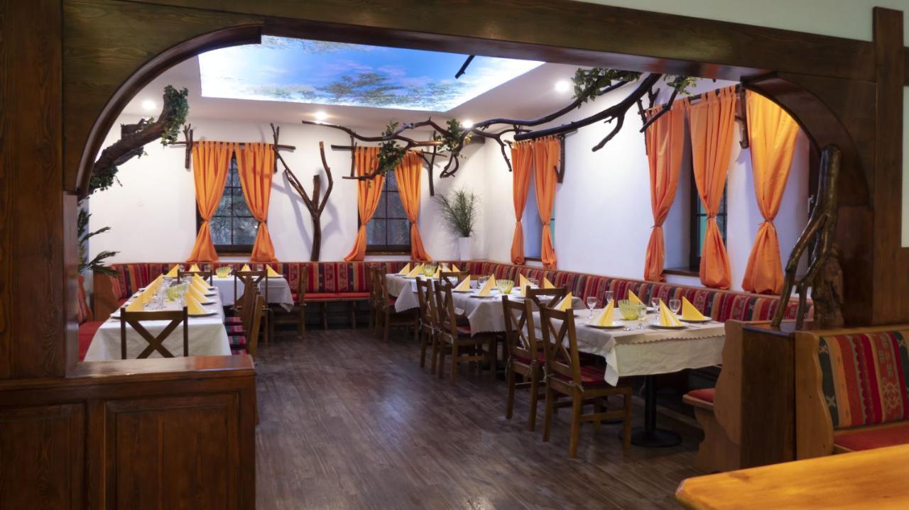 Waldhof Hotel Jirikov  Екстериор снимка