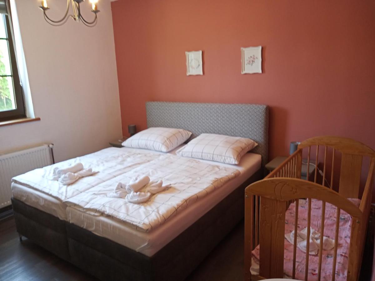 Waldhof Hotel Jirikov  Екстериор снимка