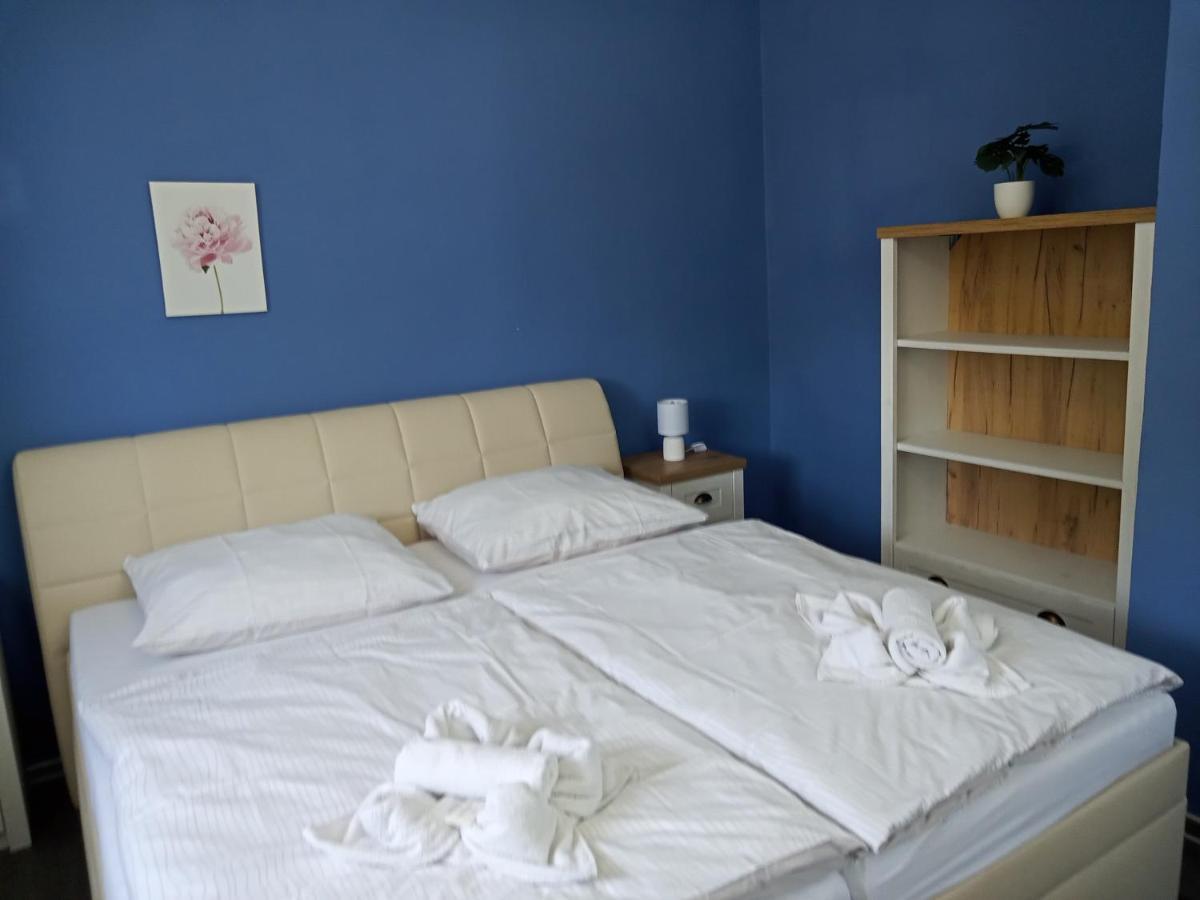 Waldhof Hotel Jirikov  Екстериор снимка