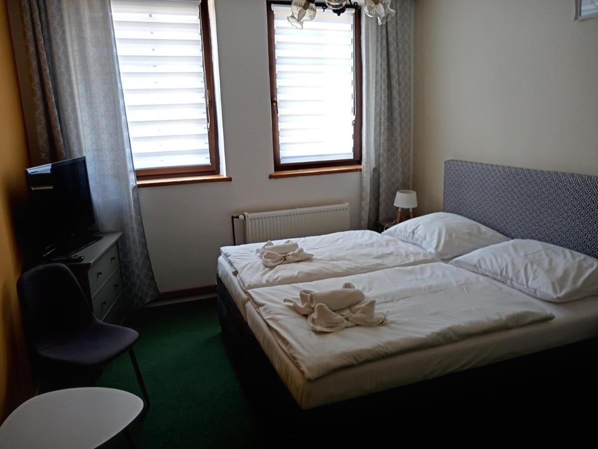 Waldhof Hotel Jirikov  Екстериор снимка